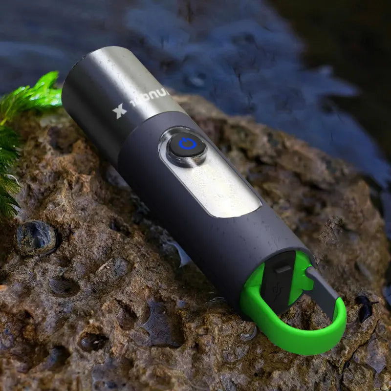 Zoomable LED Flashlight - Lamora Sverige