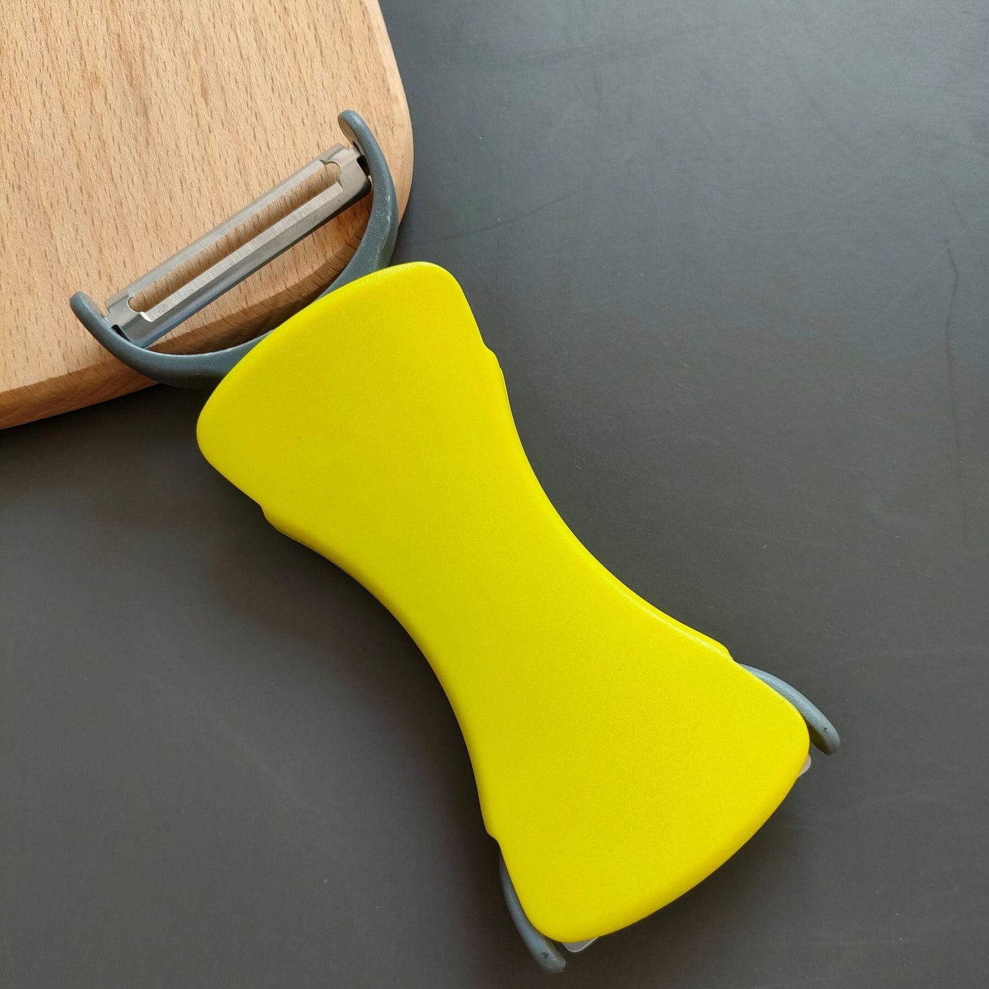 Multi-Functional Beetle-Shaped Double-Head Peeler