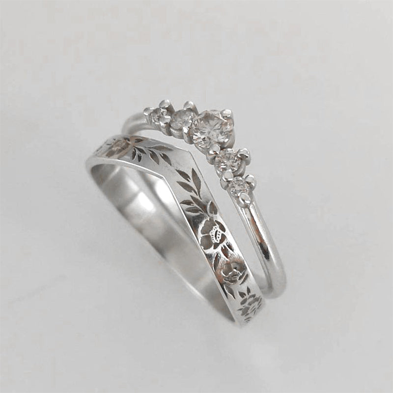 Elegant Enkel Ring med Blommönster